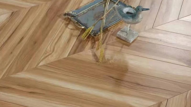 工程地板安装：揭秘十大品牌批发报价背后的考量